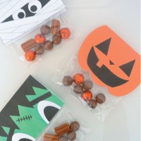 Free halloween printables. Candy Wrappers. The tiny honeycomb blog