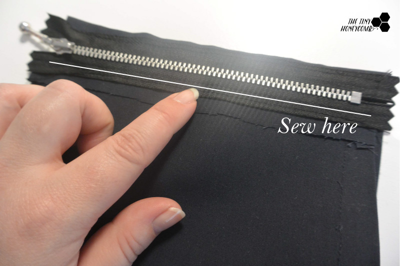 how to make a faux leather zipper bag. step 2